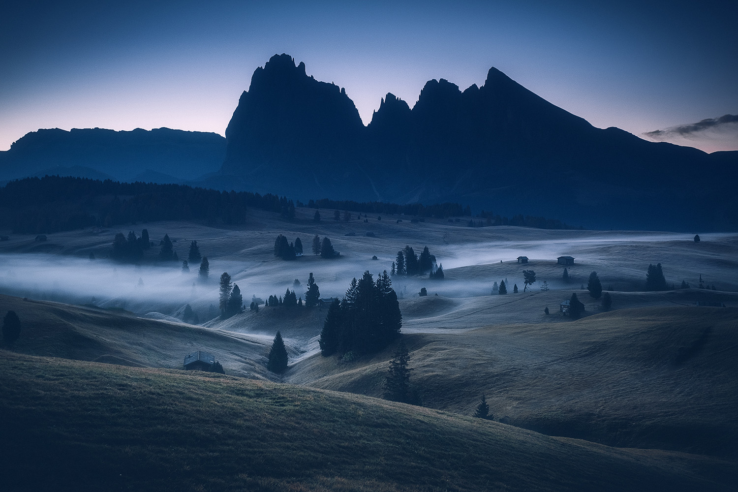 alpe di siusi blue hour fog silhouette